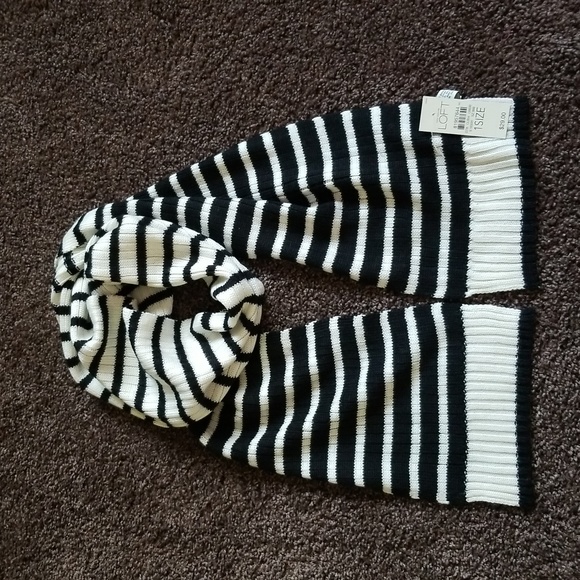 LOFT Accessories - NEW Ann Taylor Loft Black White Stripe Scarf